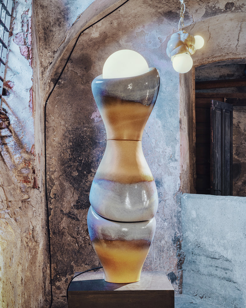 Wave Column by Forma Rosa Studio