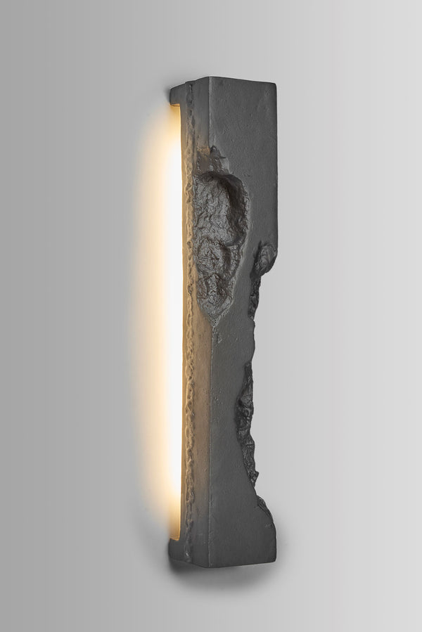 CAST ALUMINIUM WALL SCONCE BY YASANCHE