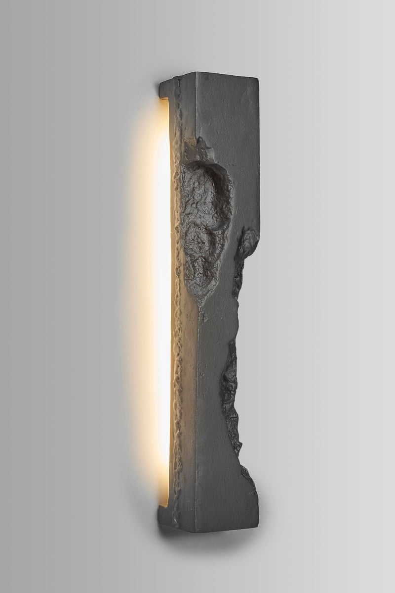 CAST ALUMINIUM WALL SCONCE BY YASANCHE