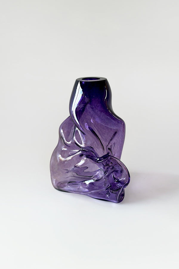 Elara Vase III Blown Glass. Vase by Homa