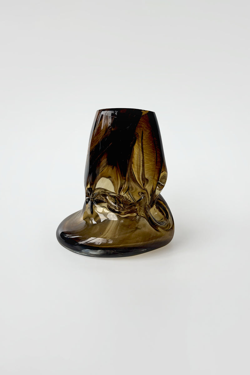 Elara Vase I Blown Glass. Vase by Homa