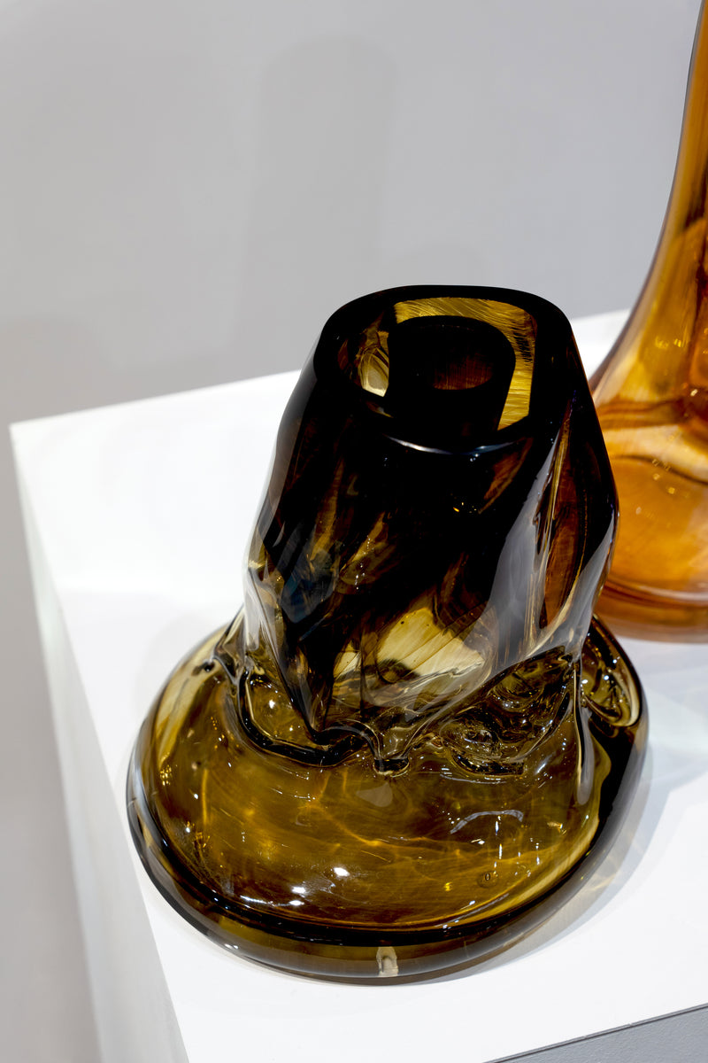 Elara Vase I Blown Glass. Vase by Homa