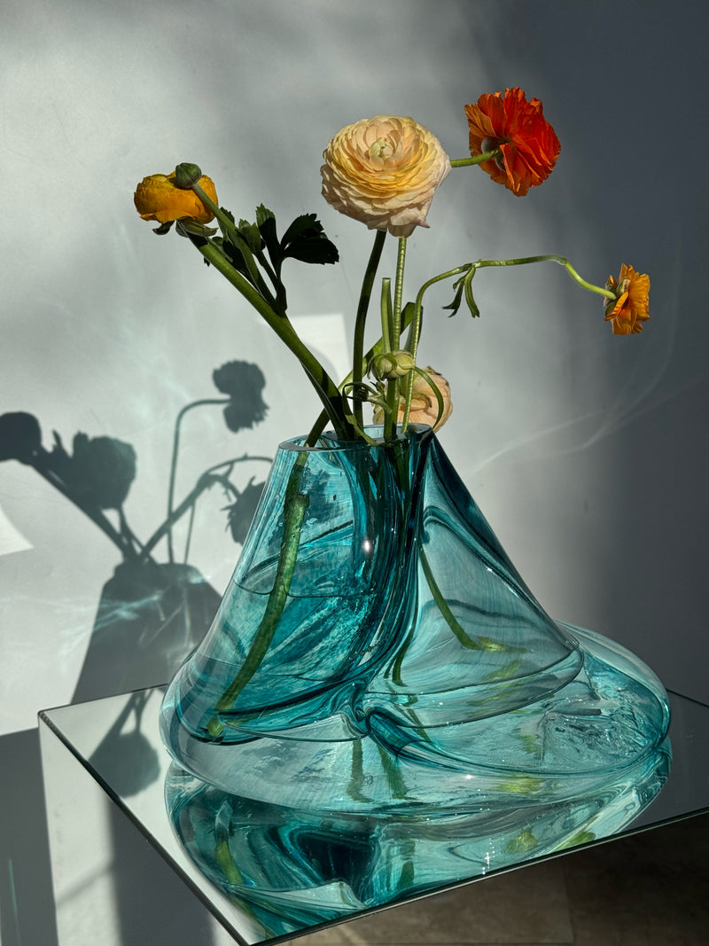 Elara Vase VI Blown Glass. Vase by Homa
