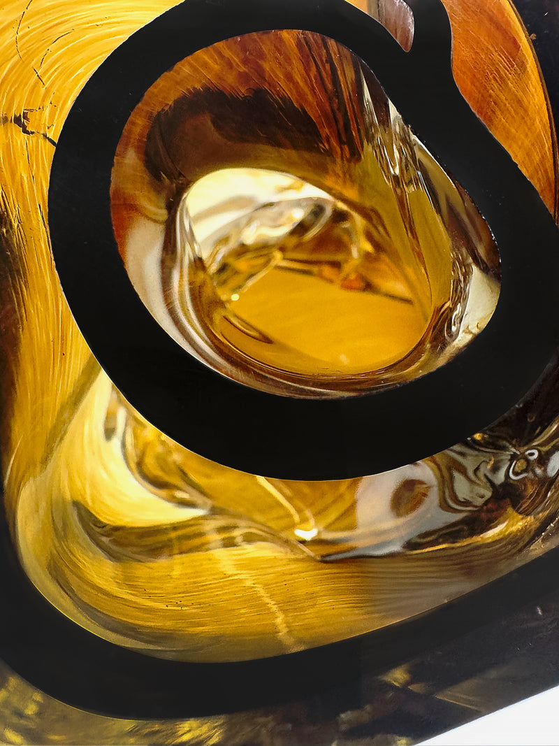 Elara Vase I Blown Glass. Vase by Homa