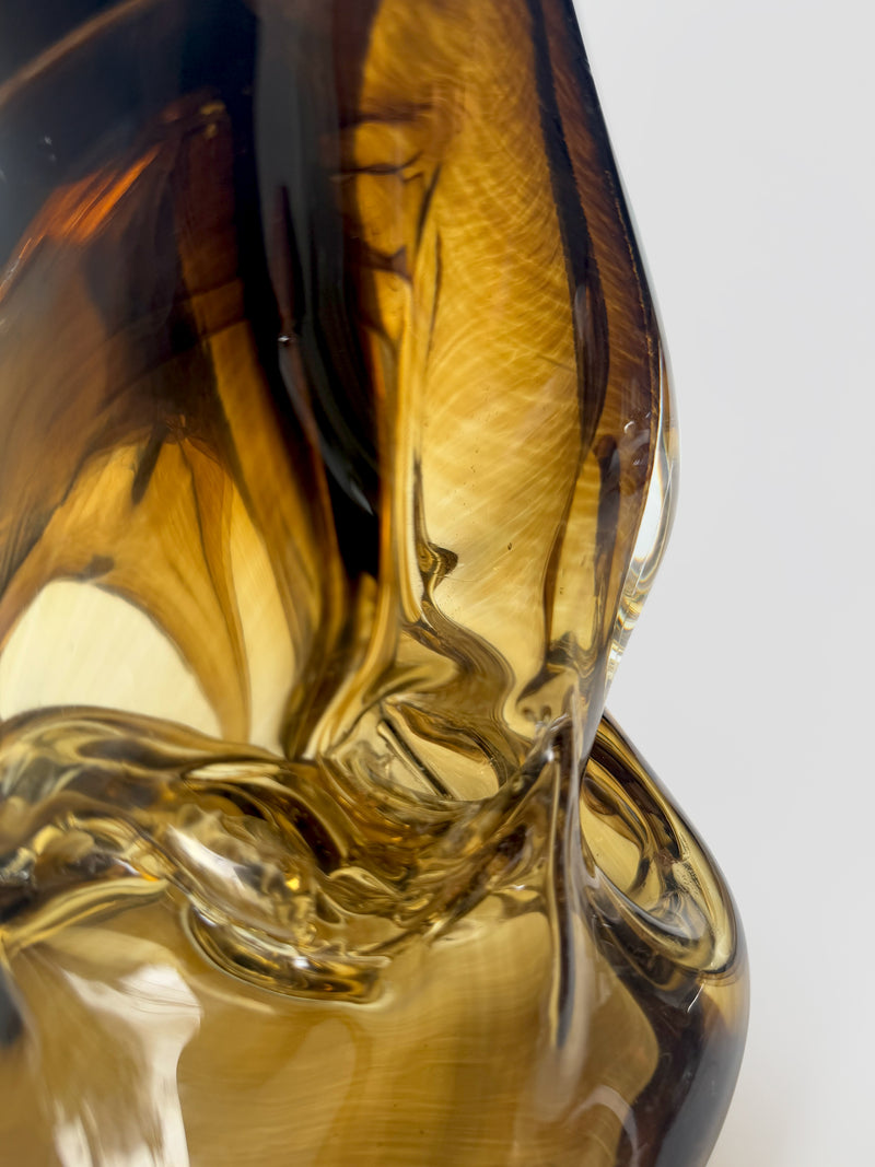 Elara Vase I Blown Glass. Vase by Homa