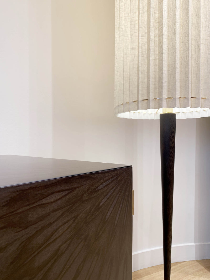 Pizzicato Floor to Ceiling Lamp by Wartel