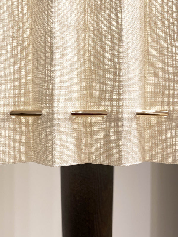 Pizzicato Floor to Ceiling Lamp by Wartel