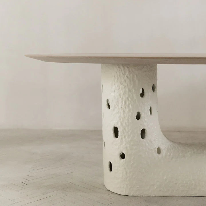 ZTISTA OVAL DINING TABLE BY FAINA